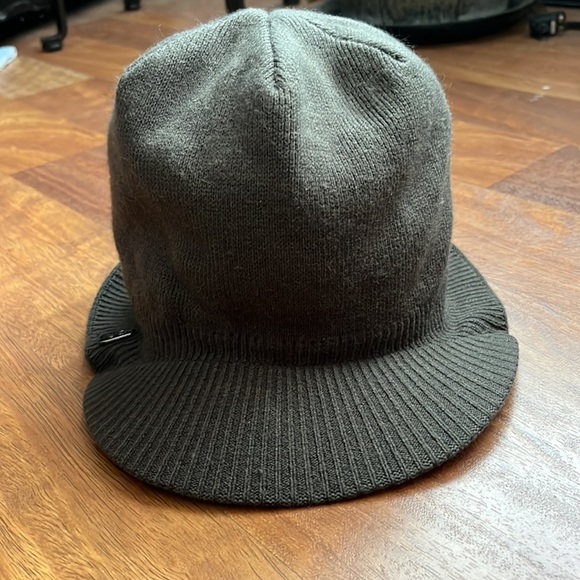 Spyder Accessories - EUC Spyder brimmed hat